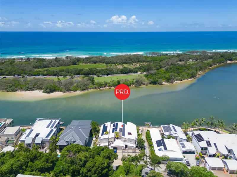 Stunning Waterfront Townhouse in Kingscliff - Your Coastal Sanctuary Awaits!