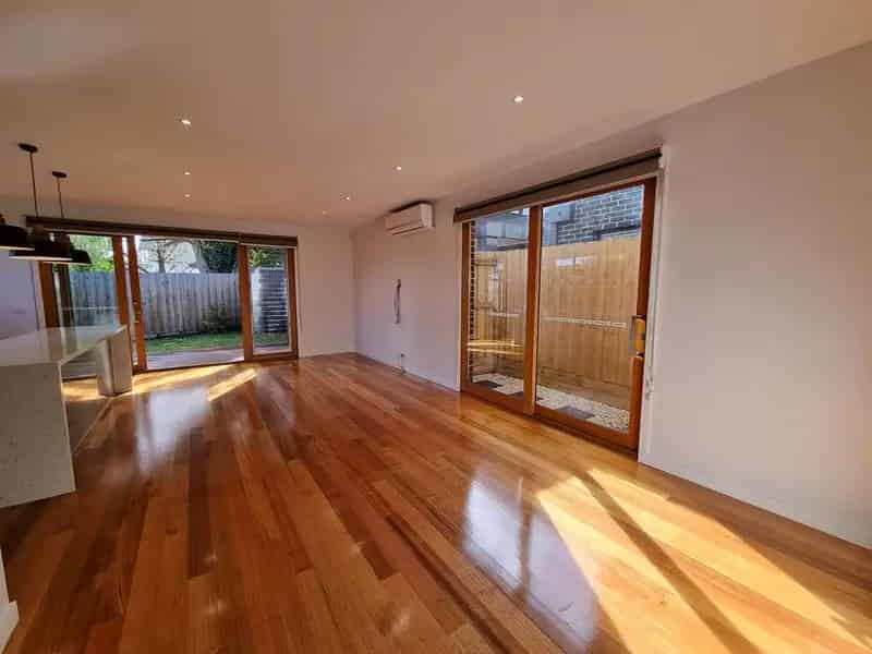 Rent House in Melbourne with all Modern Facilities