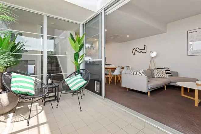 Adelaide City Townhouse Near Adelaide Centre Market and CBD