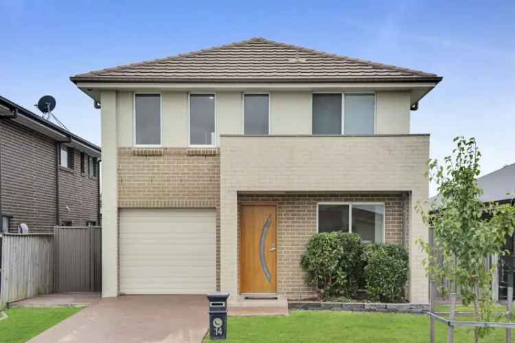 Buy House in Elderslie with 4 Bedrooms and Modern Features