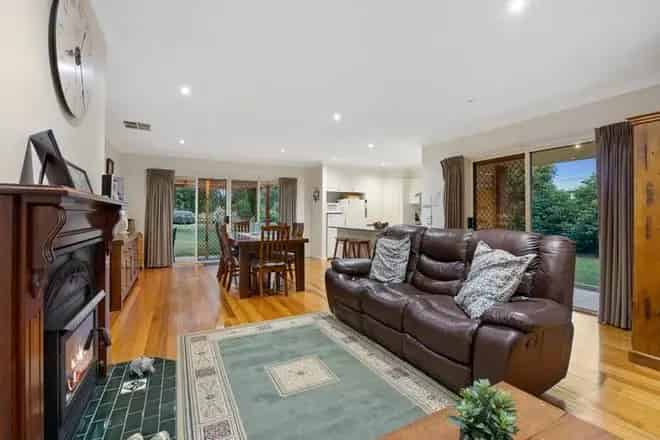 House For Sale , 1, Mulqueeny Lane, Yea, Victoria