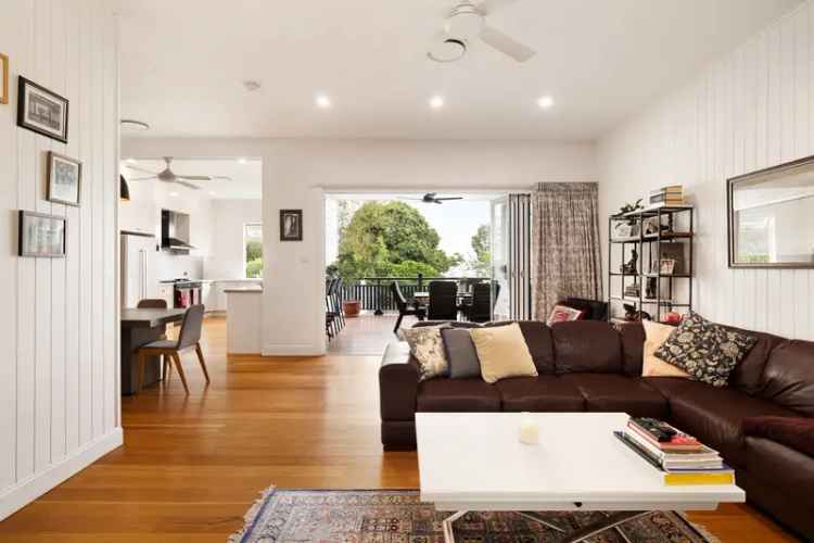 Fully-renovated family Queenslander on 673m2