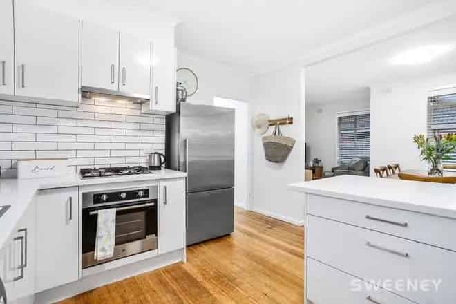 House For Rent , 7, Cowra Street, Melbourne, Victoria