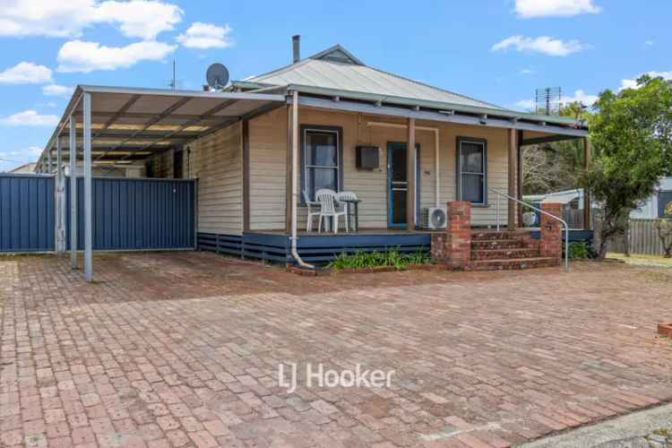 3 Bedroom Character Home Collie 1012m2 Block