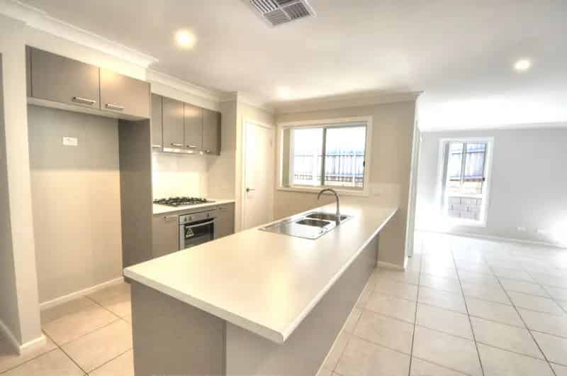 Real Estate For Lease - 31 University Drive - Campbelltown , NSW