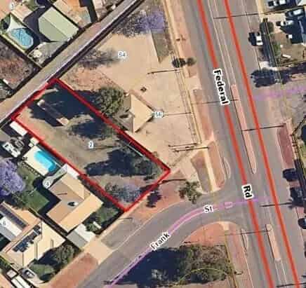 LARGE VACANT BLOCK