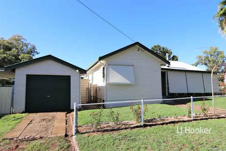 3 Bedroom Renovated Home with Modern Kitchen and Garage