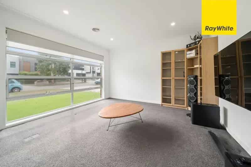 Modern Family Living in Throsby