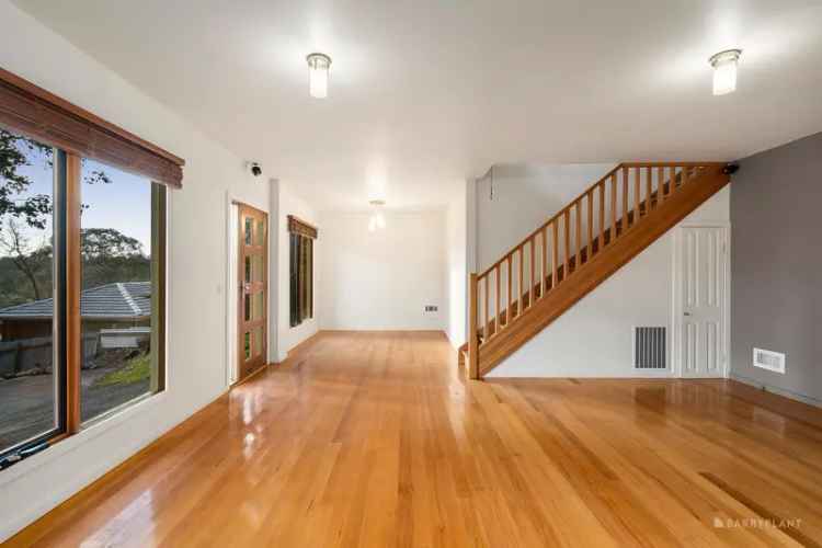 Buy house in Hurstbridge with spacious design and beautiful views