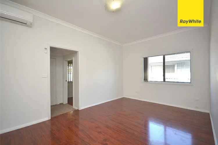 Lease Family Home in Good Condition with 3-4 Bedrooms in Merrylands