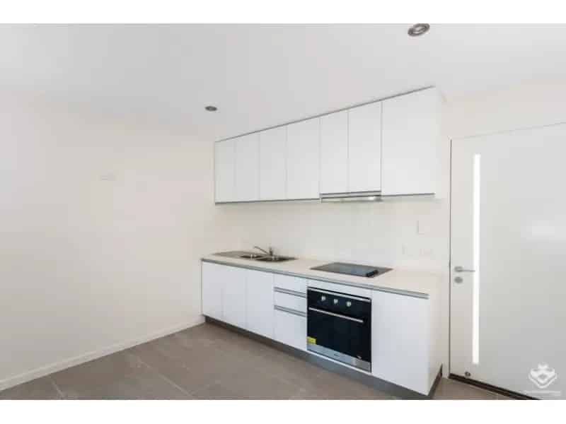 Must See This 3 Bed 1.5 Bath !!