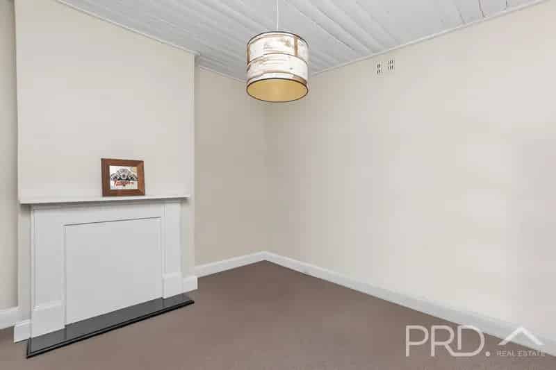 CENTRAL BUSINESS DISTRICT APARTMENT LIVING