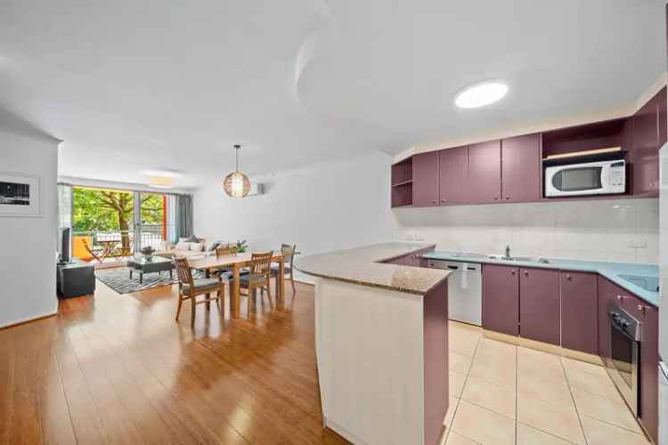 Inner South Canberra Apartment - 2 Bed 2 Bath - Secure Parking