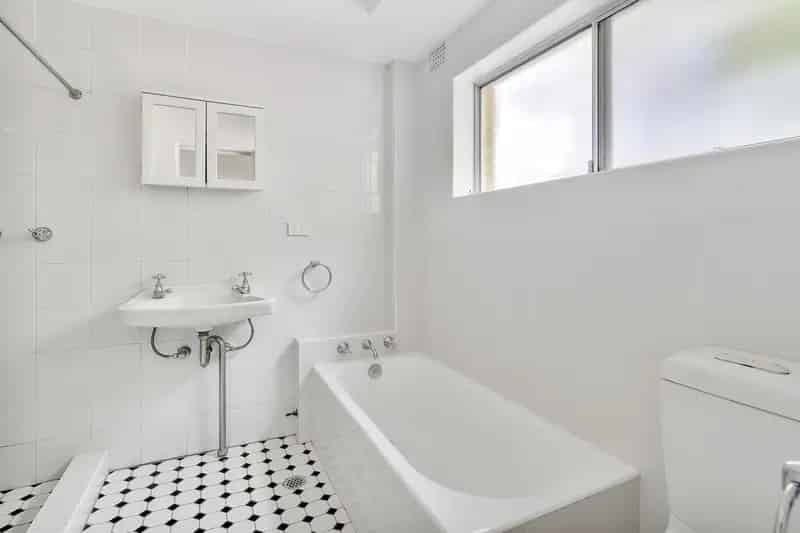 For Lease Spacious Apartment in Wollstonecraft with Great Features