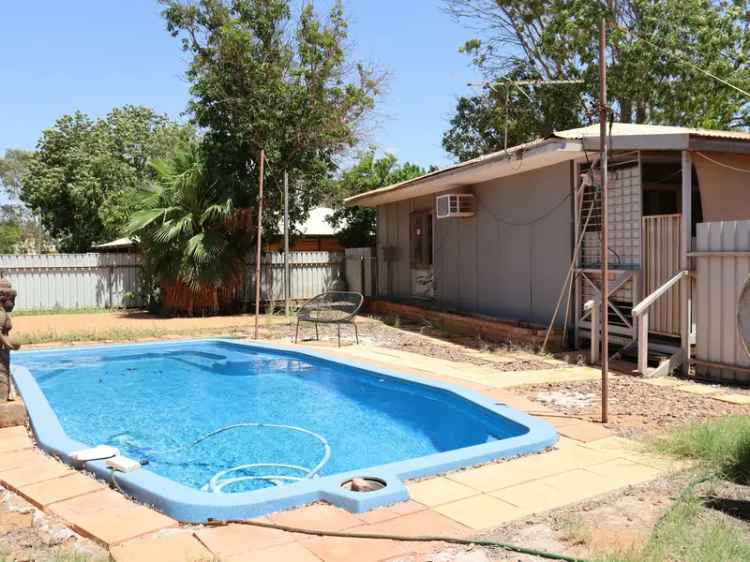 3 Bed 1 Bath Home with Pool - Family Home or Investment