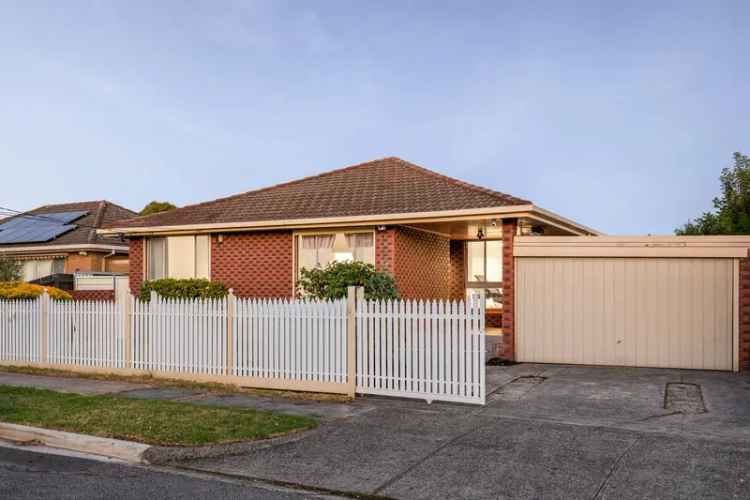 Family Home Burwood East PS Zone 4 Bed 2 Bath