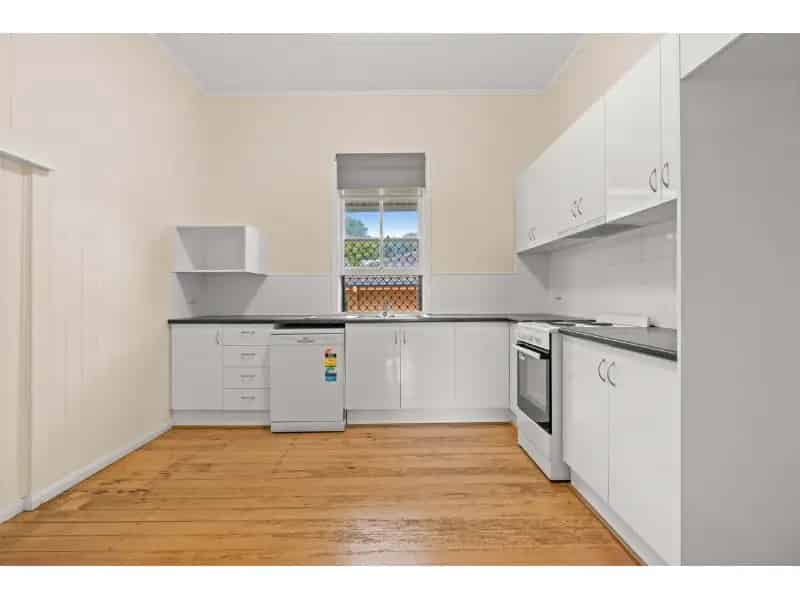 Immaculate Character Home With Stunning Views!