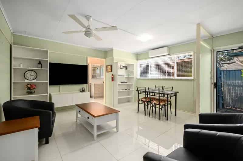 Outstanding Investment Opportunity - Two Duplexes on One Title!