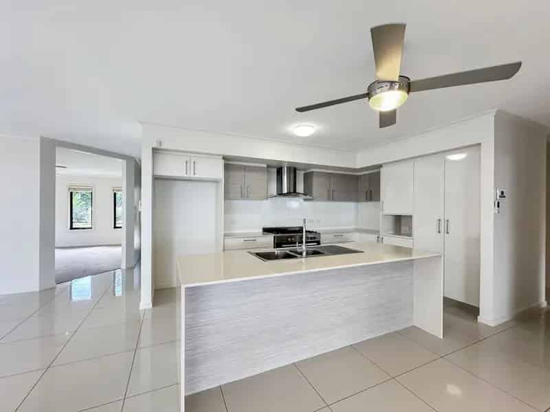 Lease Modern Four Bedroom Family Home in North Boambee Valley
