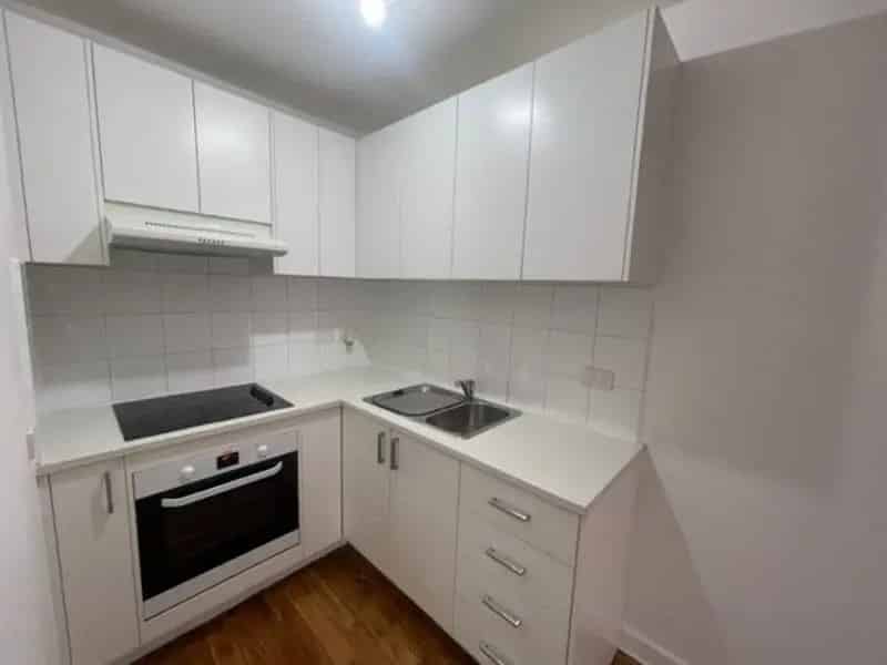 Renovated Spacious Sunny One Bedder