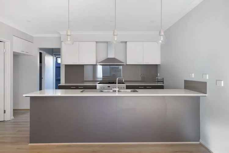 WELCOME HOME- MODERN FAMILY LIVING