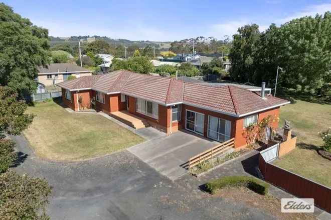 House For Sale in 56, Turners Beach Road, Turners Beach, Tasmania