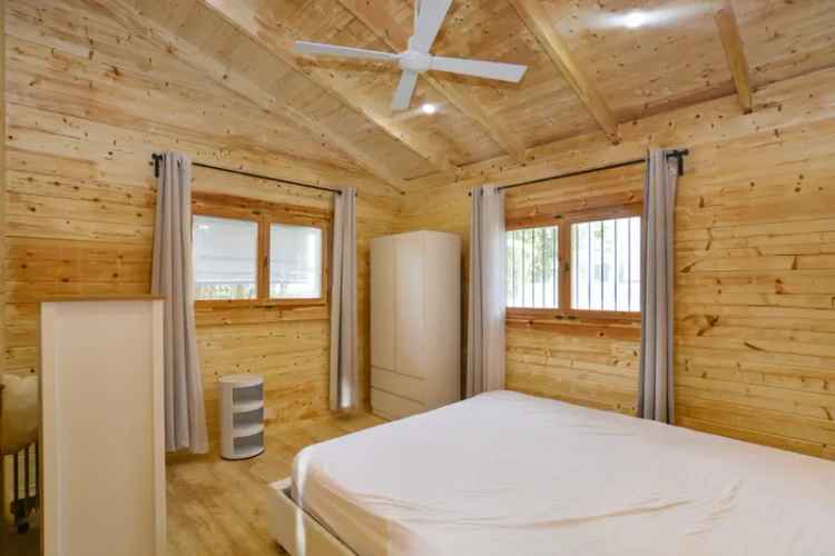 2 Bed Wood Cabin Gosford NSW For Lease