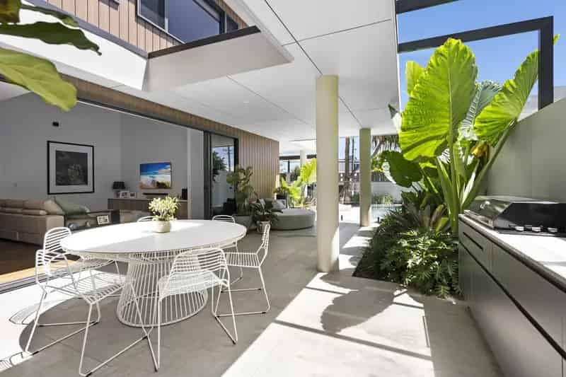 Contemporary Luxury In The Heart Of Burleigh
