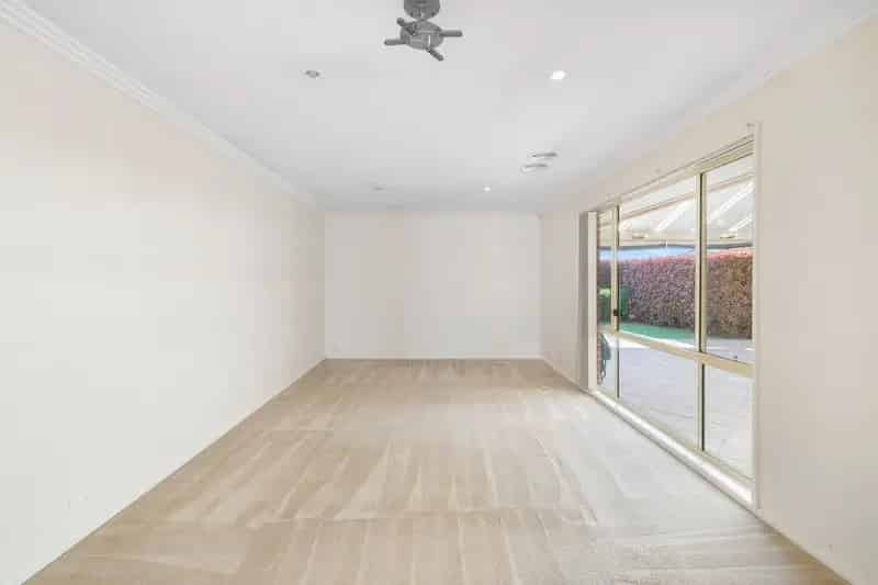 Real Estate For Lease - 5 Henry Sutton Circuit - Dunlop , ACT