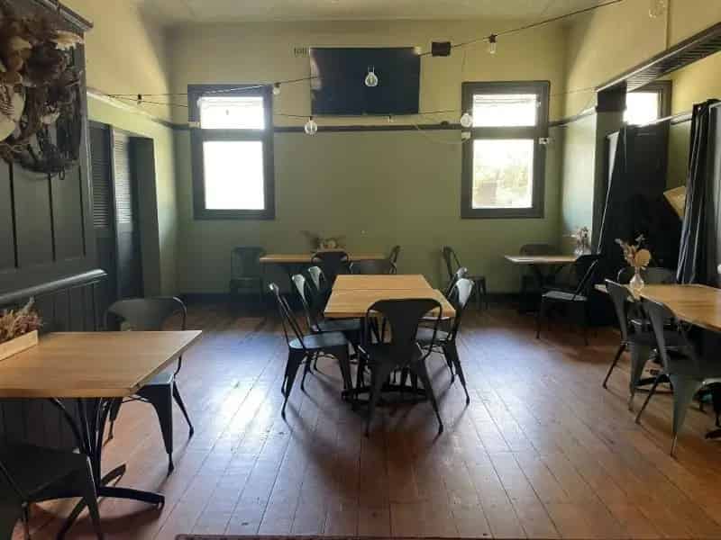 Lease Commercial Hotel with Bar Bistro and Beer Garden in Maitland