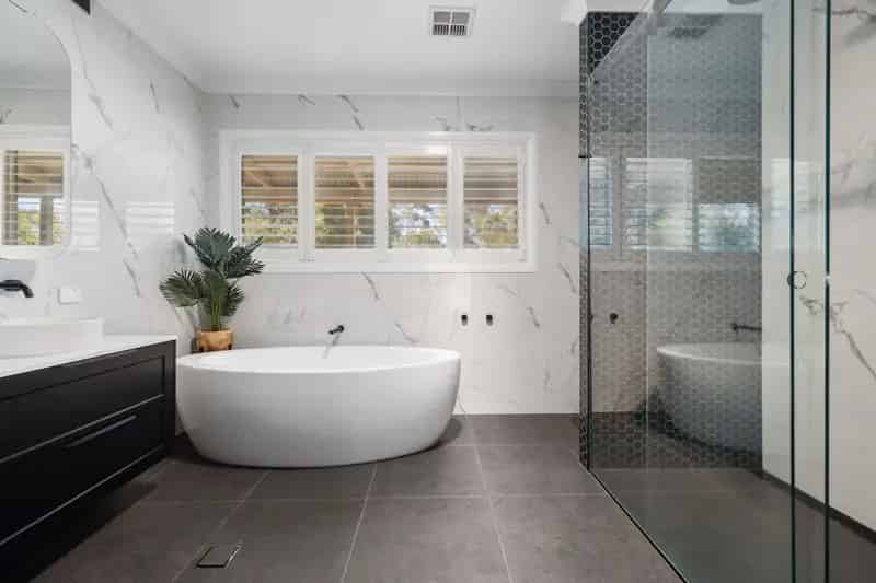 Space, Privacy & Sheds Galore