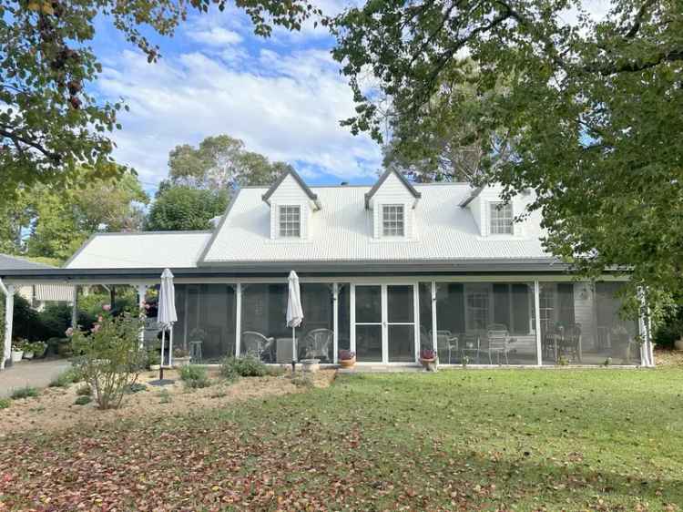 MUCH LOVED FAMILY HOME IN GREENBAH!