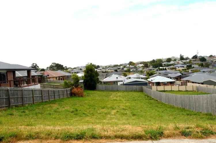 Spacious Block, Ready to Build in Daisybank