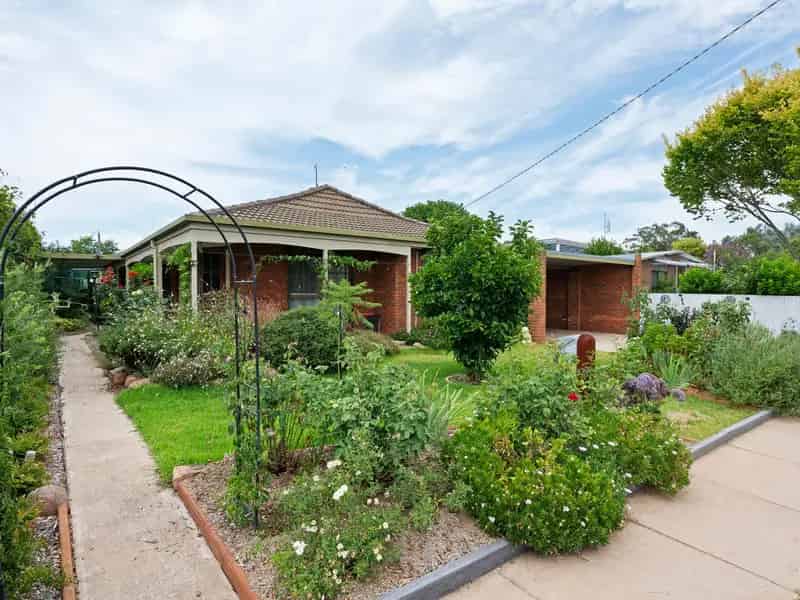 Family Comfort and Convenience in a Prime Benalla Location