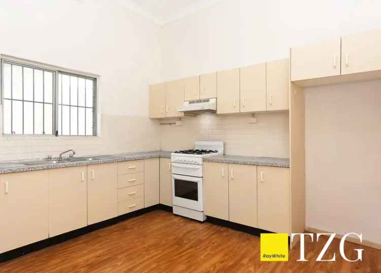 Rent Charming Apartment in Randwick with Spacious Living and Convenient Features