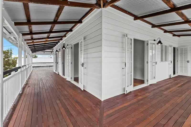 Coastal Charm on 1153 sqm Block with Potentials!