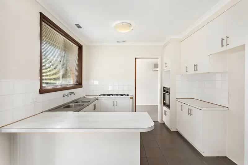Real Estate For Lease - 42 Kirkland Circuit - Macgregor , ACT