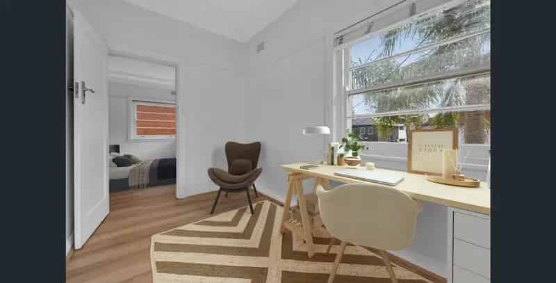 Lease Art Deco Apartment in Manly with Natural Light and Beach Proximity