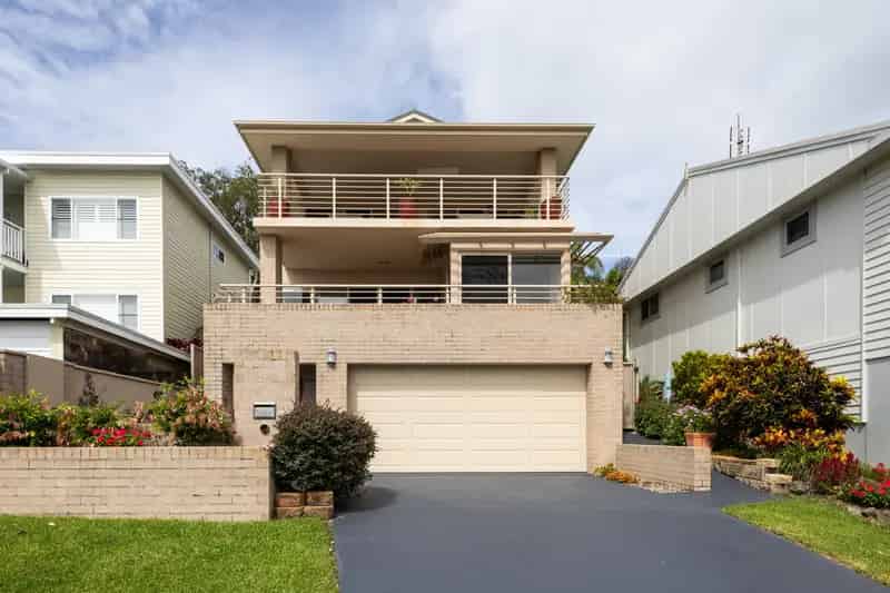 Real Estate For Sale - 22 Main Street - Crescent Head , NSW