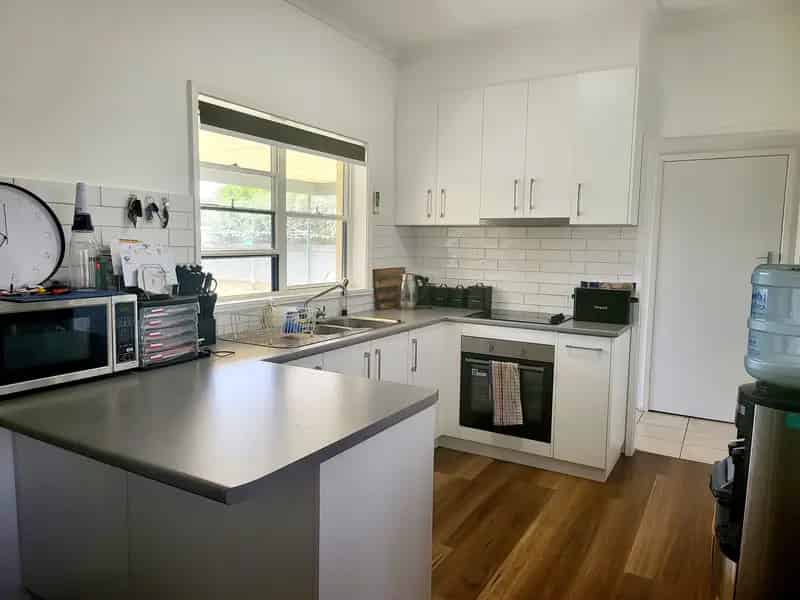 Neat and Tidy - 3 Bedroom - Great Location