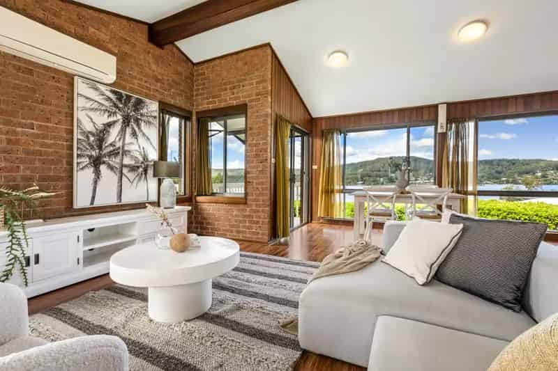 Lease Family Home with Water Views in East Gosford