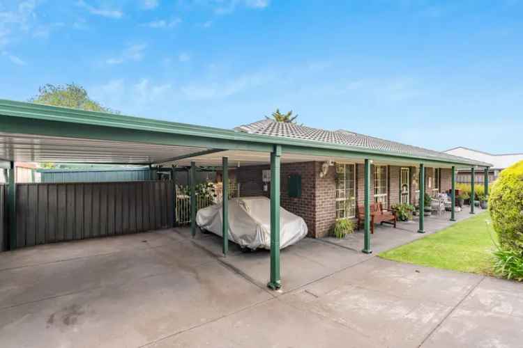 Immaculate 3 bedroom home in Woodcroft