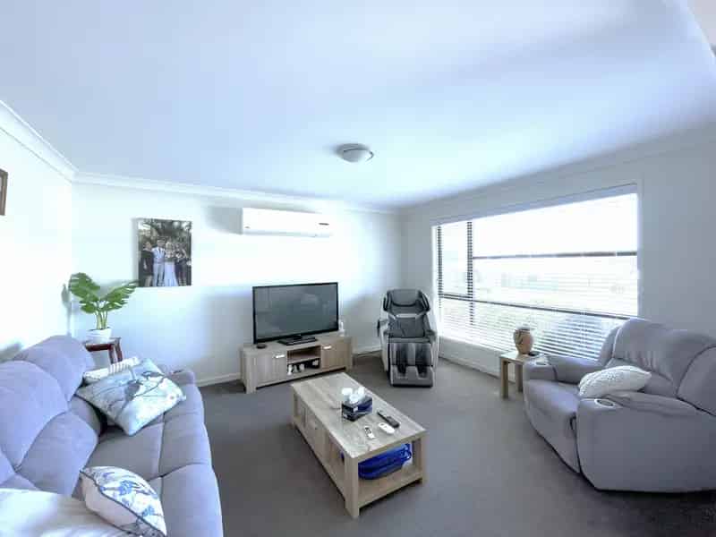 Modern Family Home - Great Location