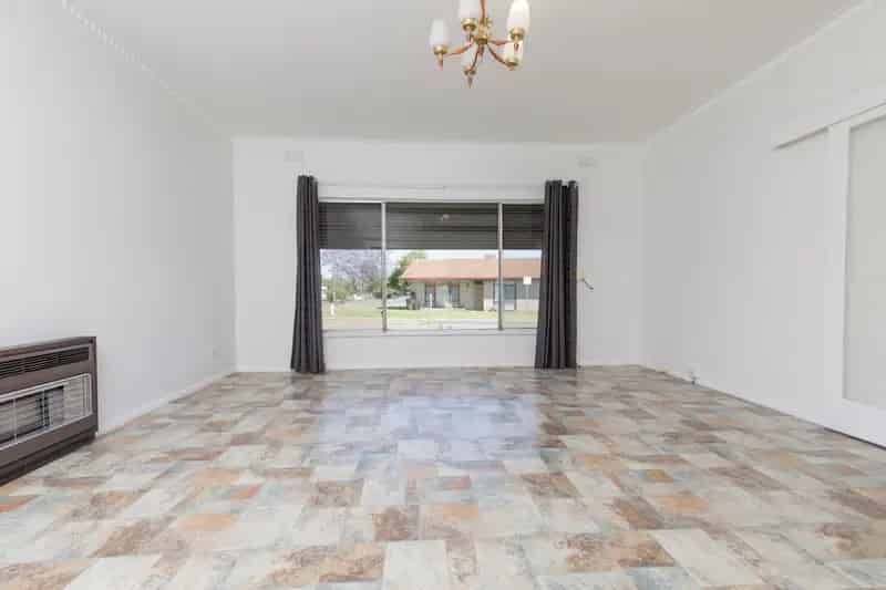 Ideal entry level home or investment opportunity.