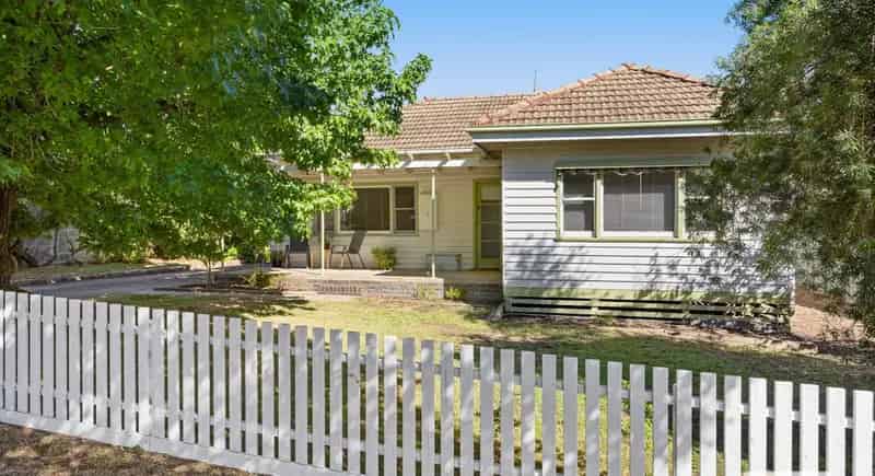 House For Rent , 22, Jennings Street, Stawell, Victoria