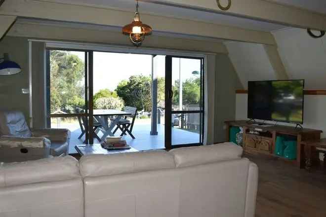 House For Rent in Binalong Bay, Tasmania