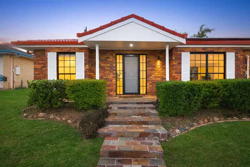 RARE OPPORTUNITY SBHSS CATCHMENT ON LARGE 1069 SQM BLOCK WITH VIEWS