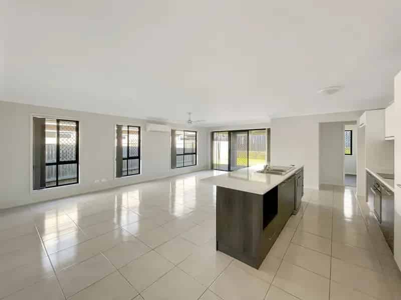 Real Estate For Lease - 13 Oxbow Crescent - Lawnton , QLD
