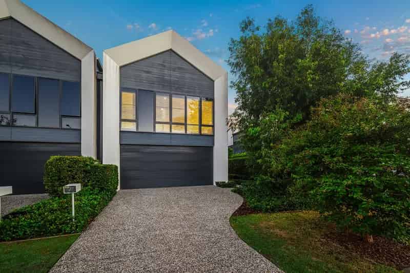Ocean Breezes - Steps from the Sand - North East Living - Low Maintenance