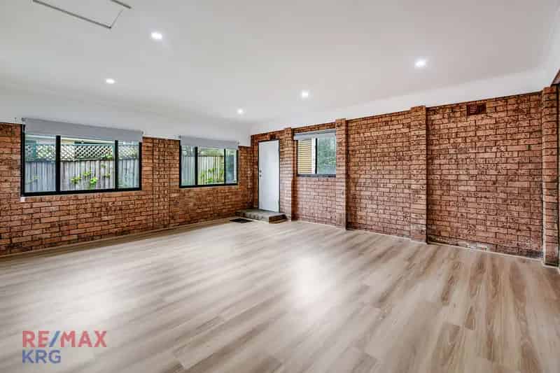 3 rooms house of 308 m² in Sydney